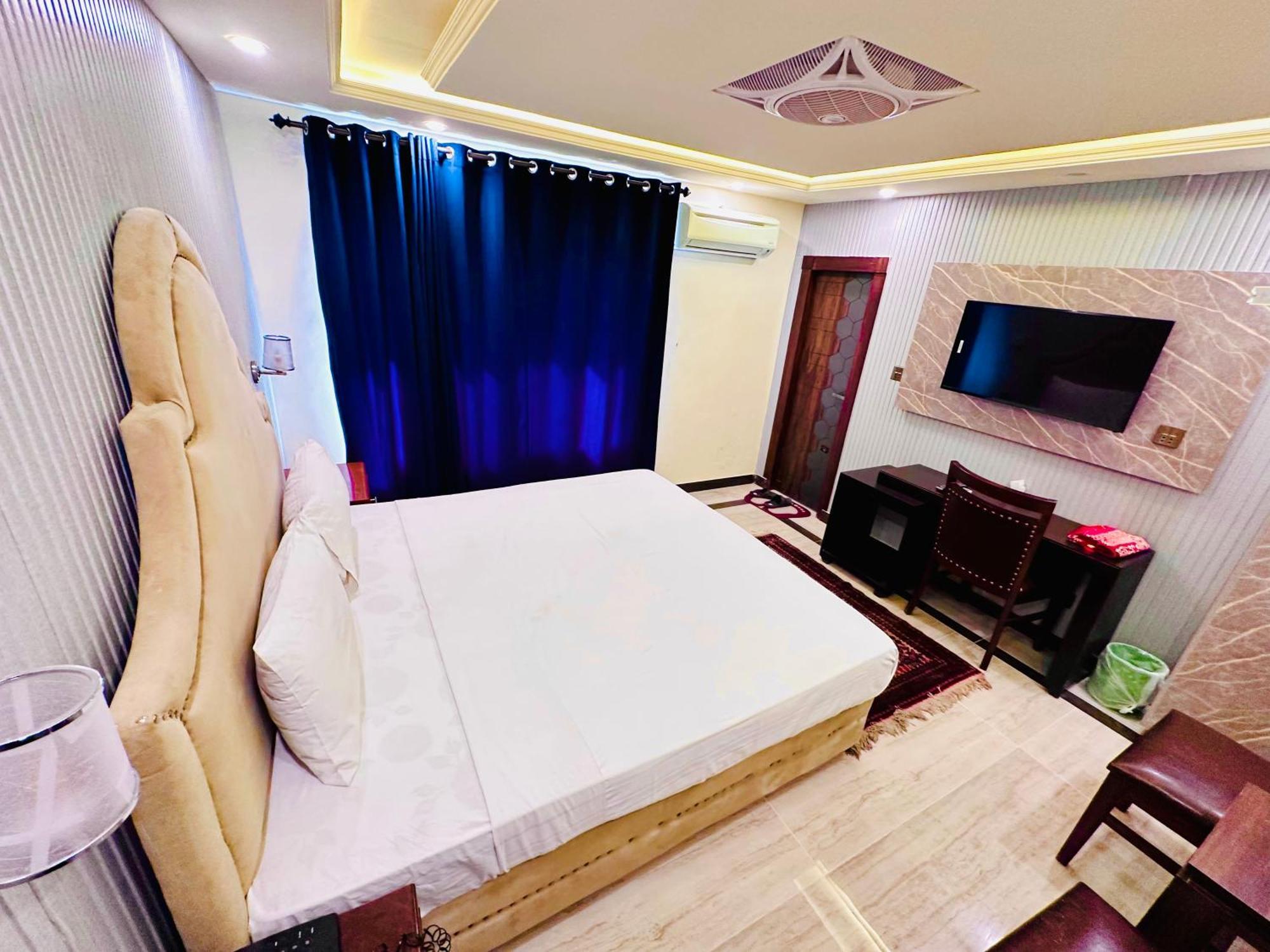 Hotel Blue Moon Continental Islamabad Exterior foto